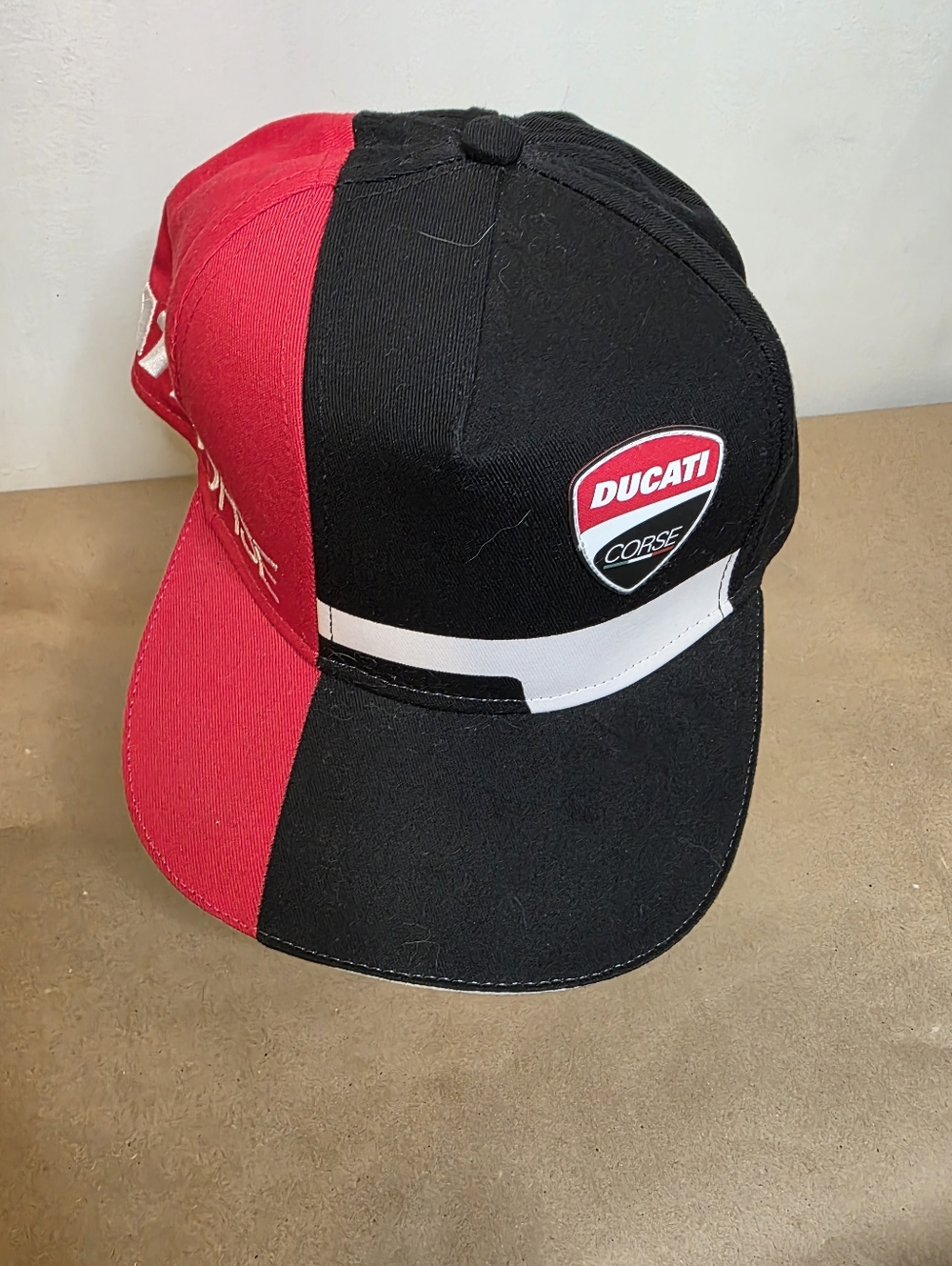 Ducati CORSE LIKE NEW hat Fittef Hat 100% Cotton